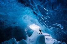 Ice Cave Tour in the National Park of Vatnajökull