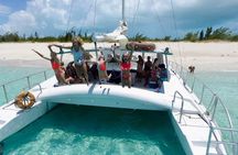 4-Hour Catamaran Sail and Snorkel Tour from Grace Bay