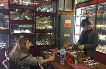 3 hours Morning or Afternoon Tea Tasting on Maliandao Street and Tea Restaurant Lunch or Dinner Tour