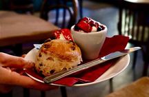 Edinburgh Walking Food Tour With Secret Food Tours