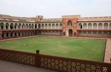Same Day Taj Mahal and Agra Tour by Fastest Train from Delhi