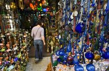 Day Tour to Giza Pyramids And Egyptian Museum & Bazaar