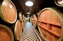Budapest Tuk Tuk Tour with House of the Unicum Distillery Visit