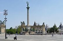 Private Budapest City Tour by Car