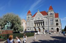 Helsinki Highlights: walking tour with local guide