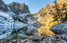 Sunrise photo hike to Dream and Emerald Lakes