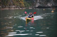 Staying 3 days - 2 nights on boat included: biking island and water activities