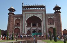 Delhi To Agra and Taj Mahal Day Trip By India's Fastest Express Train