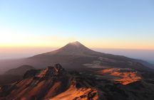 Mountaineering Iztaccihuatl (5220m)