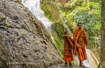 Private Tour Full-day Morning Market, Villages and Scenic Kuang Si Waterfall