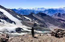 Incredible experience in the Andes from Santiago, reaches the summit of 4.954m!