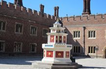 Hampton Court Palace 3hr tour: Henry VIII's & William III's intriguing Palaces 