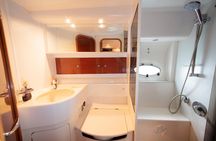 Private Luxury Everest Yacht Cruise from Dubai Marina