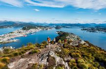 Seakayak And Hike in Ålesund