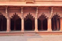 Mumbai to Agra Taj Mahal Day Trip with Return Flights and Lunch