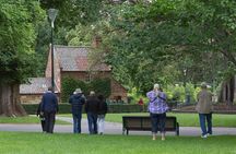 Small-Group Melbourne Sightseeing Tour with Beach Boxes