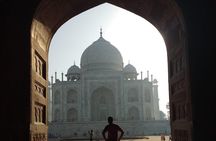 Same day tour with private car Delhi to Agra