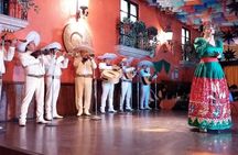 Dinner at a panoramic restaurant and show at Plaza de los Mariachis