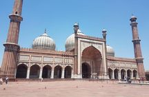 Explore the Beauty of Old Delhi & the Spice Market!