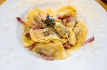 Bergamo: Full meal Food Tour with Local Delights by Do Eat Better