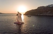 Shared Basic Sunset Trip of Santorini via Red Beach & White Beach