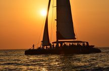 Shared Basic Sunset Trip of Santorini via Red Beach & White Beach