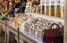 Private Tour: Floating Markets of Damnoen Saduak Cruise Day Trip from Bangkok