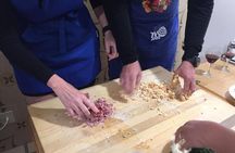 Colorful Pasta Tagliatelle and Ravioli Cooking Class near Arezzo