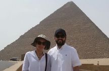 8-Hour Private Tour to the Pyramids of Giza and Saqqara from Cairo