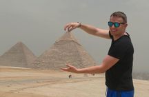 8-Hour Private Tour to the Pyramids of Giza and Saqqara from Cairo
