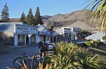 Premium Small-Group Wine Tour, 4 Wineries, Lunch from Queenstown