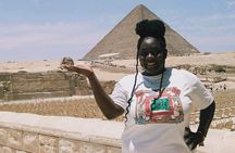 8-hours private tour Giza pyramids, lunch, camel ride and Egyptian museum