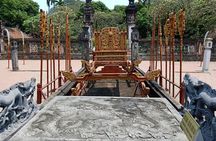 Ninh Binh Daily Tour: Hoa Lu - Tam Coc boat trip and Bike