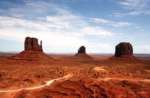 Tour Monument Valley with a Navajo guide (1.5hr TSNGT)