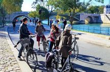 Bike Paris treasures with a live guide - Families & Friends 