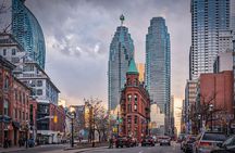 Private Downtown Toronto Walking Tour in English