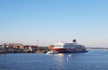 Guided tour to Helsinki from Tallinn by VIP car with return ferry ticket