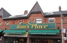 Private Toronto Kensington Market and Chinatown Walking Tour in English