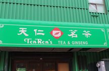Private Toronto Kensington Market and Chinatown Walking Tour in English