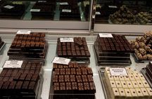 Auckland Small-Group Walking Tour with Treats