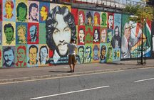 Belfast Black Taxi Tour of Murals and Peace Walls 2 hours
