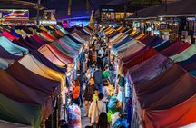 Bangkok Night Lights: Temple & City Tour by Tuk Tuk (SHA Plus)