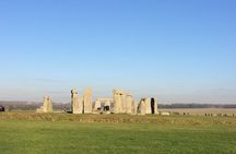 Private Full-Day Tour of Stonehenge and Bath from London