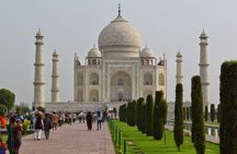 Golden Triangle 3 Nights, 4 Days return trip : Delhi-Agra-Jaipur