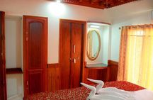 Private Kerala Backwaters Houseboat Cruise with Lunch from Kochi