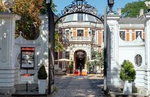 Highlights & Hidden Gems With Locals: Best of Warsaw Private Tour