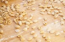 Cesarine: Small group Pasta and Tiramisu class in Bari