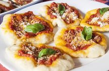 Private Pizza & Tiramisu Class at a Cesarina's home with tasting in Pisa