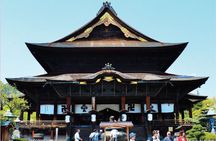 2-Day Snow Monkey Tour: Nagano to Takayama via Matsumoto