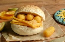 Small-group Street food tour in Messina